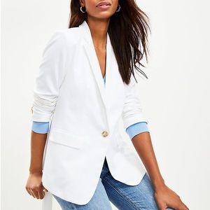 White soft structured single breast white blazer